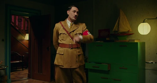 Still frame 128 from Jojo Rabbit (2019) directed by Taika Waititi