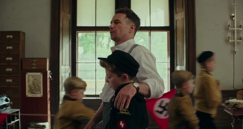 Still frame 135 from Jojo Rabbit (2019) directed by Taika Waititi