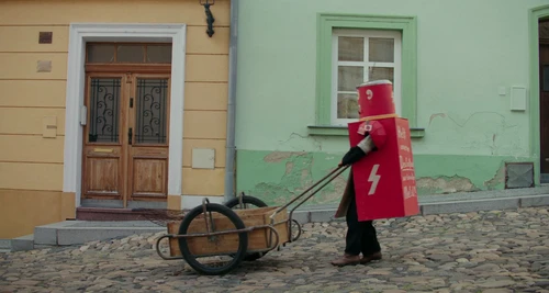 Still frame 140 from Jojo Rabbit (2019) directed by Taika Waititi