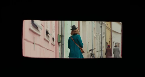 Still frame 141 from Jojo Rabbit (2019) directed by Taika Waititi