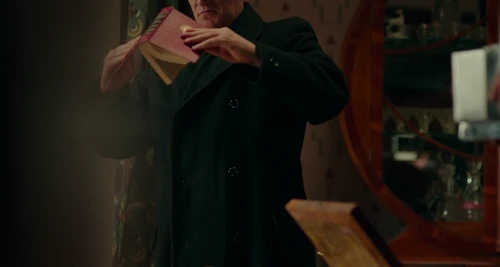 Still frame 155 from Jojo Rabbit (2019) directed by Taika Waititi