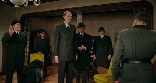 Still frame 156 from Jojo Rabbit (2019) directed by Taika Waititi