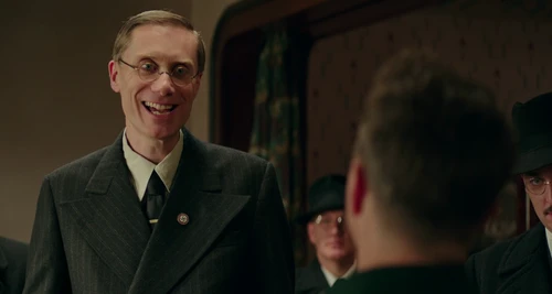 Still frame 157 from Jojo Rabbit (2019) directed by Taika Waititi