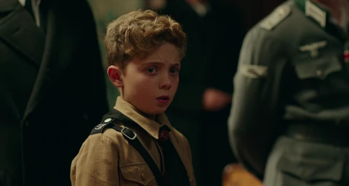 Still frame 163 from Jojo Rabbit (2019) directed by Taika Waititi