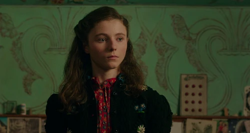 Still frame 169 from Jojo Rabbit (2019) directed by Taika Waititi