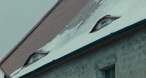 Still frame 187 from Jojo Rabbit (2019) directed by Taika Waititi