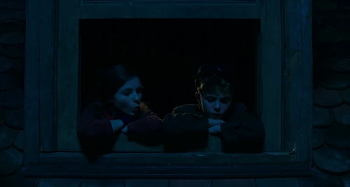 Still frame 193 from Jojo Rabbit (2019) directed by Taika Waititi