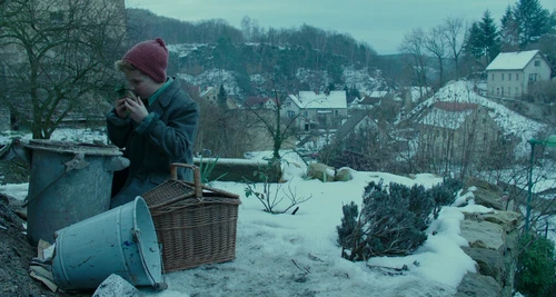 Still frame 196 from Jojo Rabbit (2019) directed by Taika Waititi