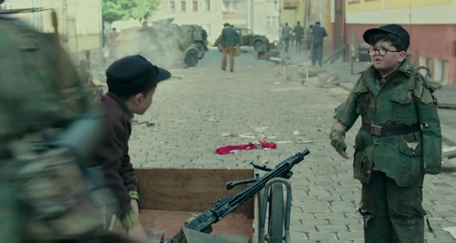 Still frame 200 from Jojo Rabbit (2019) directed by Taika Waititi