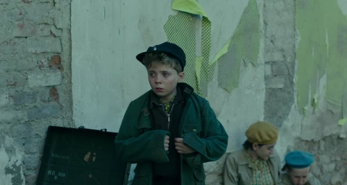 Still frame 203 from Jojo Rabbit (2019) directed by Taika Waititi