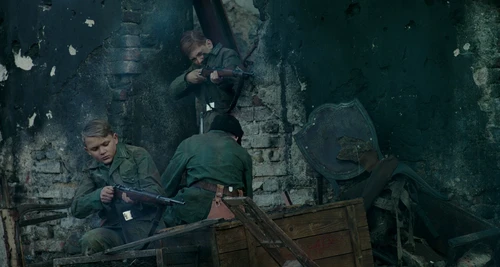 Still frame 207 from Jojo Rabbit (2019) directed by Taika Waititi