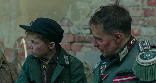 Still frame 215 from Jojo Rabbit (2019) directed by Taika Waititi