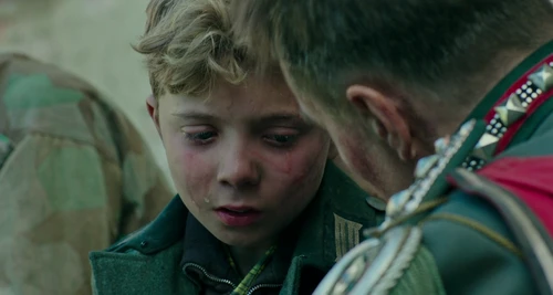 Still frame 216 from Jojo Rabbit (2019) directed by Taika Waititi