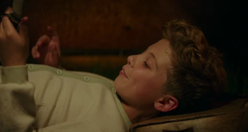 Still frame 17 from Jojo Rabbit (2019) directed by Taika Waititi