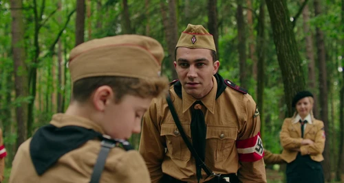 Still frame 21 from Jojo Rabbit (2019) directed by Taika Waititi