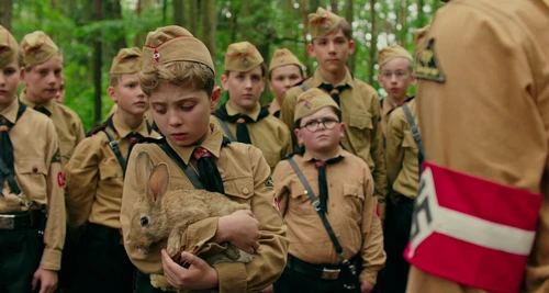 Still frame 22 from Jojo Rabbit (2019) directed by Taika Waititi