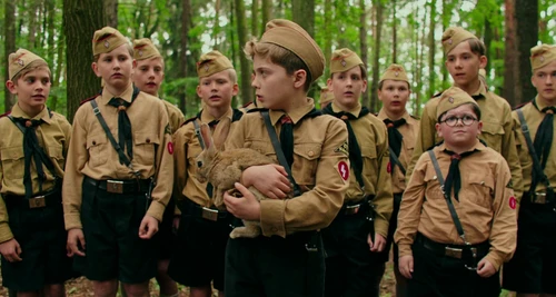 Still frame 23 from Jojo Rabbit (2019) directed by Taika Waititi