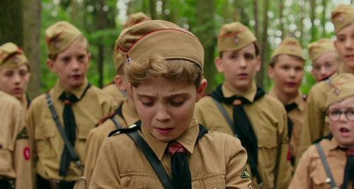 Still frame 24 from Jojo Rabbit (2019) directed by Taika Waititi