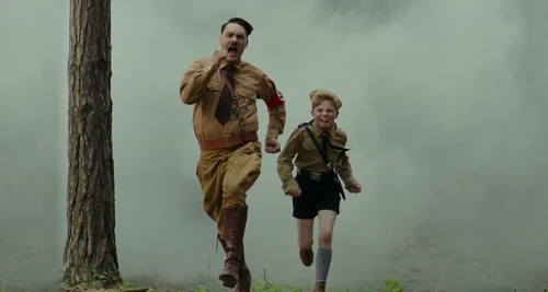 Still frame 32 from Jojo Rabbit (2019) directed by Taika Waititi