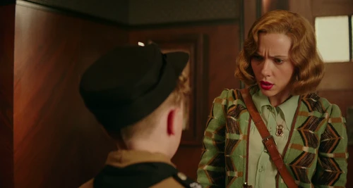 Still frame 37 from Jojo Rabbit (2019) directed by Taika Waititi