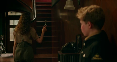 Still frame 58 from Jojo Rabbit (2019) directed by Taika Waititi