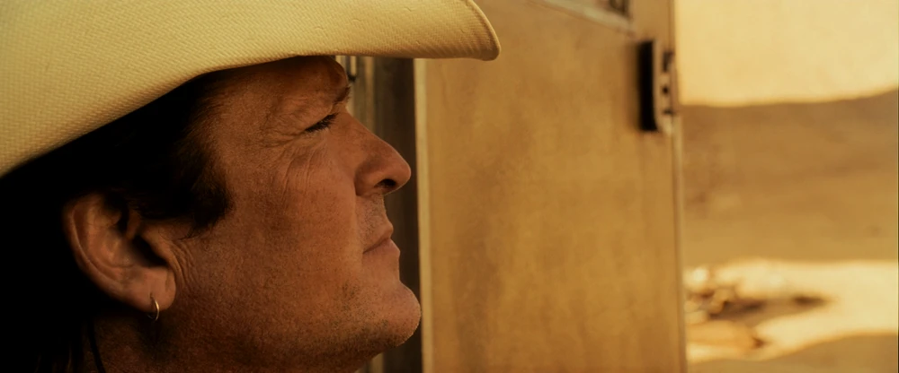 Still frame 221 from Kill Bill: Vol. 1 (2003) directed by Quentin Tarantino