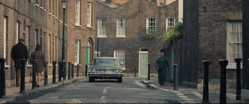 Still frame 14 from Legend (2015) directed by Brian Helgeland