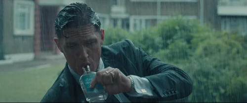Still frame 209 from Legend (2015) directed by Brian Helgeland
