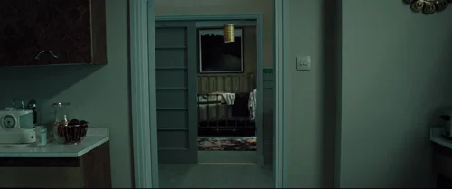 Still frame 211 from Legend (2015) directed by Brian Helgeland