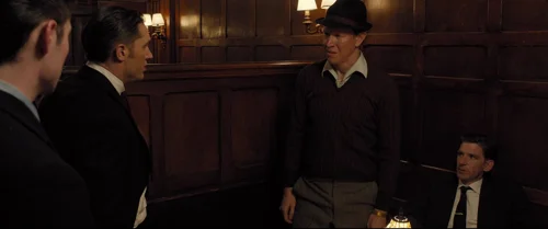Still frame 33 from Legend (2015) directed by Brian Helgeland