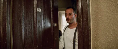 Still frame 79 from Léon: The Professional (1994) directed by Luc Besson