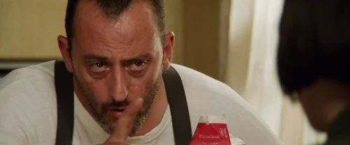 Still frame 88 from Léon: The Professional (1994) directed by Luc Besson