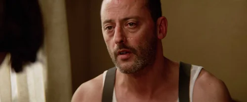 Still frame 100 from Léon: The Professional (1994) directed by Luc Besson