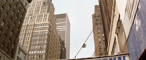 Still frame 105 from Léon: The Professional (1994) directed by Luc Besson