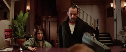 Still frame 106 from Léon: The Professional (1994) directed by Luc Besson