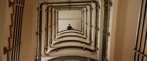 Still frame 10 from Léon: The Professional (1994) directed by Luc Besson