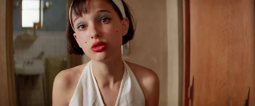 Still frame 133 from Léon: The Professional (1994) directed by Luc Besson
