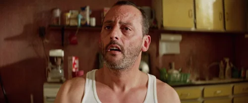 Still frame 134 from Léon: The Professional (1994) directed by Luc Besson