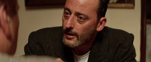 Still frame 144 from Léon: The Professional (1994) directed by Luc Besson