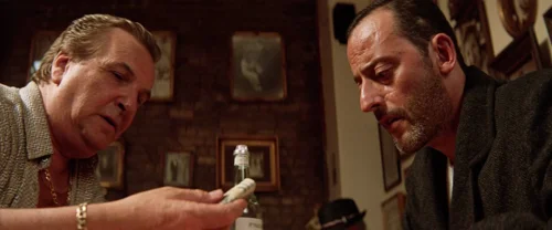 Still frame 145 from Léon: The Professional (1994) directed by Luc Besson