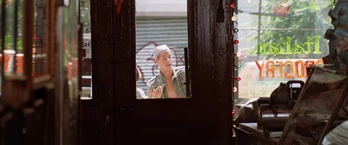 Still frame 146 from Léon: The Professional (1994) directed by Luc Besson