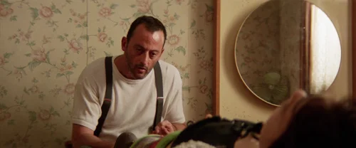 Still frame 148 from Léon: The Professional (1994) directed by Luc Besson