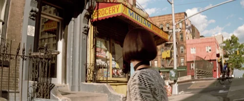Still frame 158 from Léon: The Professional (1994) directed by Luc Besson
