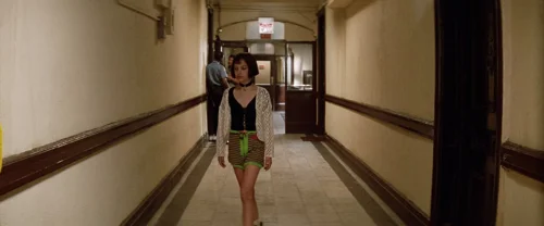Still frame 159 from Léon: The Professional (1994) directed by Luc Besson