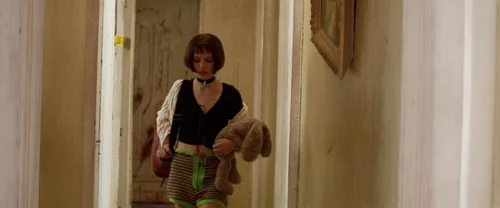 Still frame 161 from Léon: The Professional (1994) directed by Luc Besson