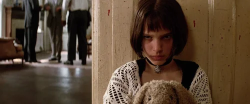 Still frame 166 from Léon: The Professional (1994) directed by Luc Besson