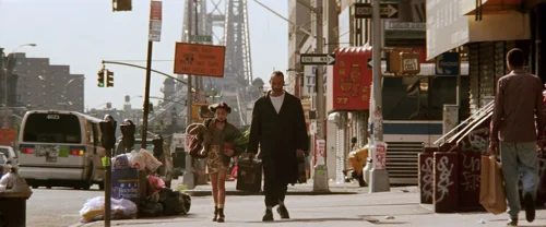 Still frame 172 from Léon: The Professional (1994) directed by Luc Besson