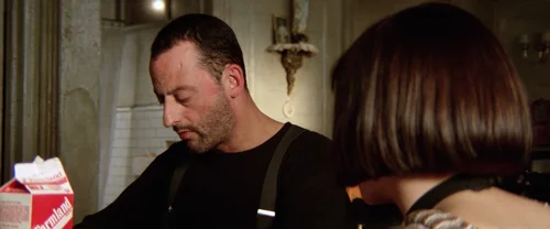 Still frame 175 from Léon: The Professional (1994) directed by Luc Besson