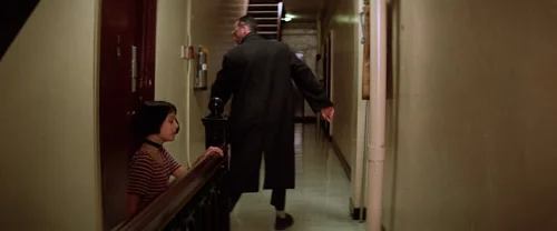 Still frame 184 from Léon: The Professional (1994) directed by Luc Besson