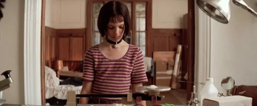 Still frame 188 from Léon: The Professional (1994) directed by Luc Besson